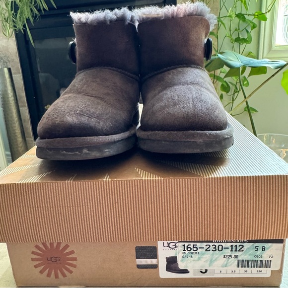 Uggs Mini Bailey Button II Boot - Picture 3 of 7